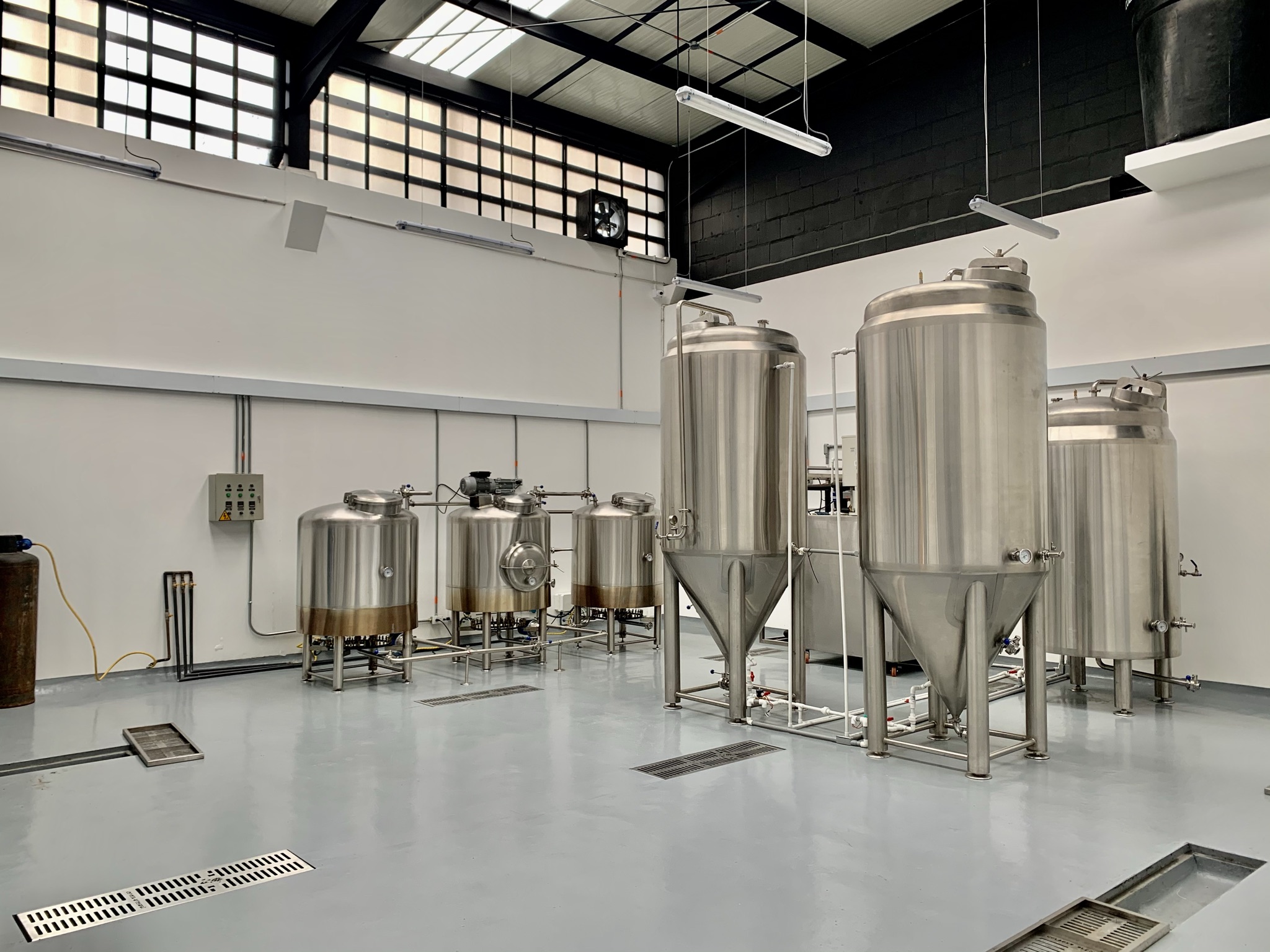 Cervecería Hopdog Brewery — 8