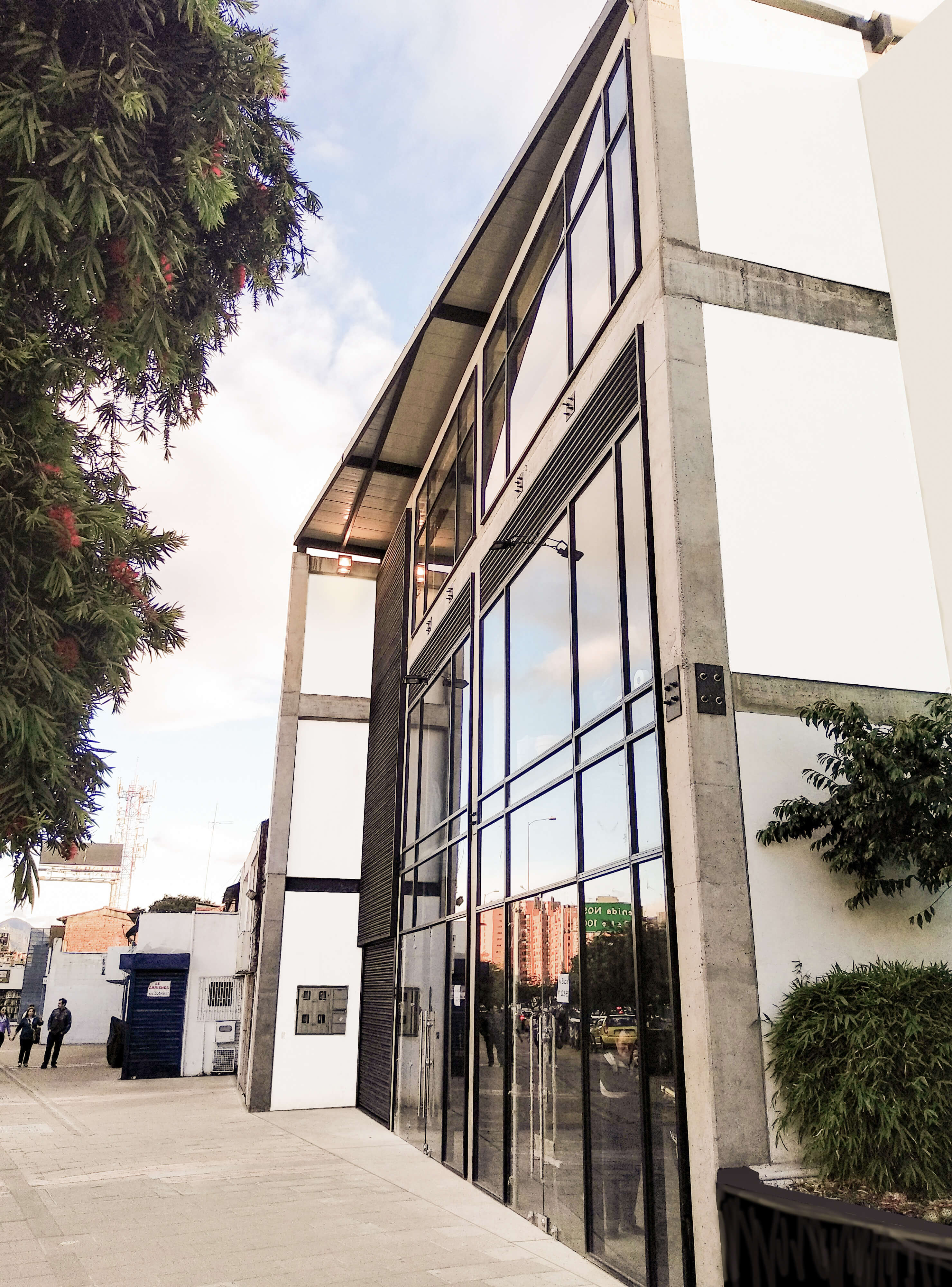 Local Av. Suba — 2